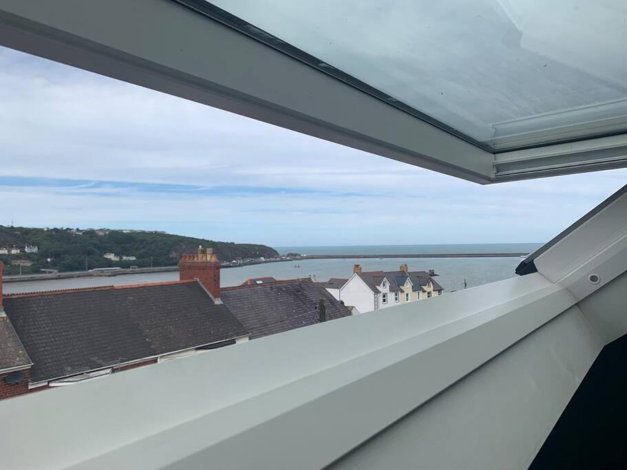 No 11, Fishguard, Ideal For Beach, Coastal Path And Town! Exterior foto